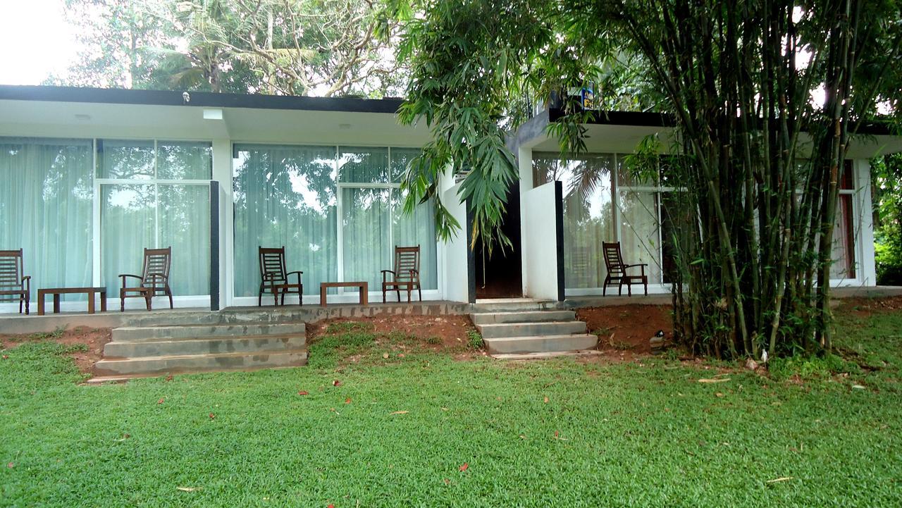 Bridge Hotel Negombo Kimbulapitiya Esterno foto