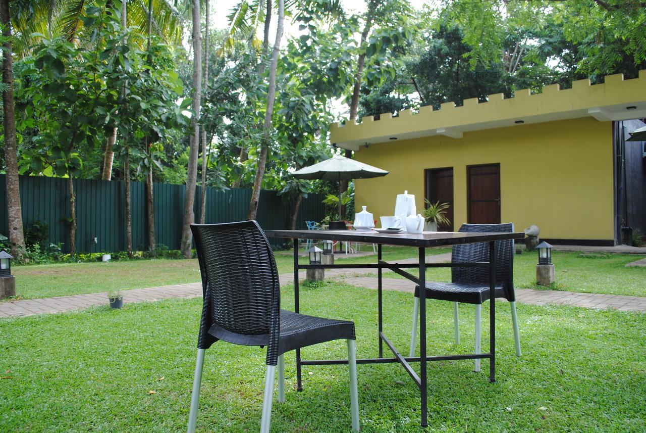 Bridge Hotel Negombo Kimbulapitiya Esterno foto
